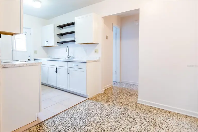 324 W PRINCETON ST — photo 3