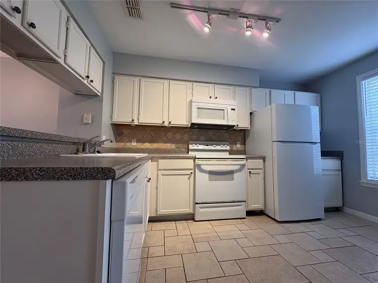 11356 STRATTON PARK DR — photo 3