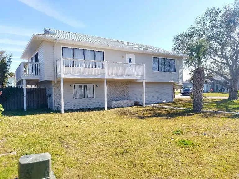 15 RICHMOND DR — photo 2