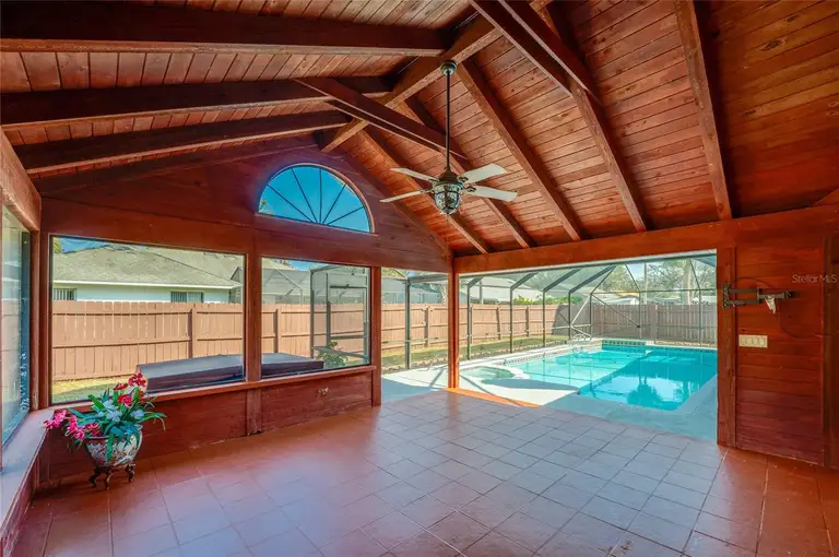 709 LONE OAK DR — photo 4