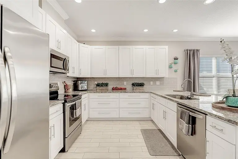 2029 SLOANS OUTLOOK DR — photo 5