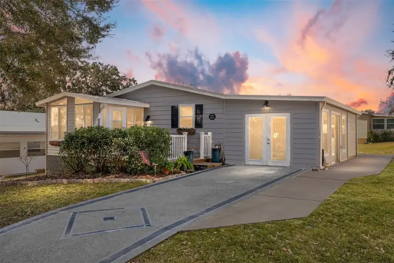 1404 TORREY PINES DR