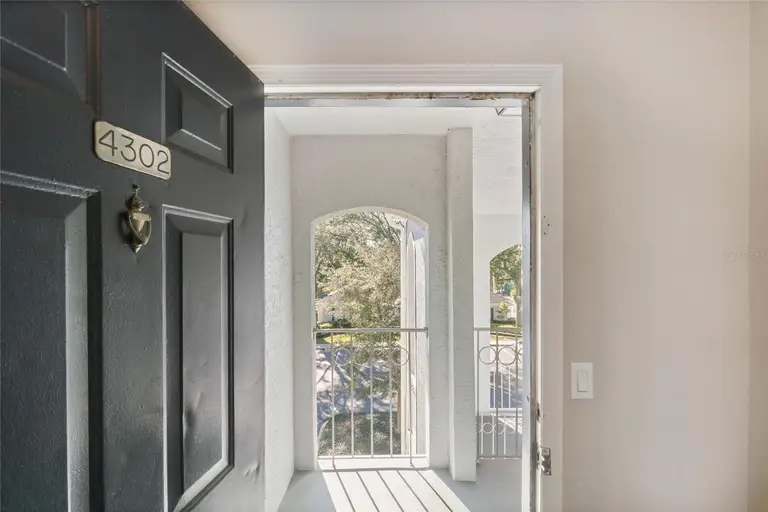 4302 CLUBSIDE DR #4302 — photo 4