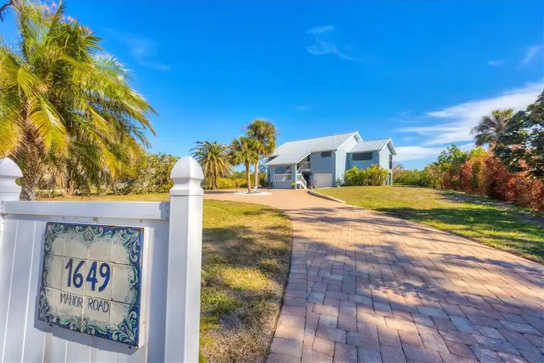 1649 MANOR RD
