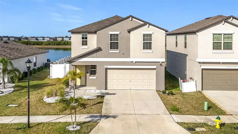 938 OLIVE CONCH ST