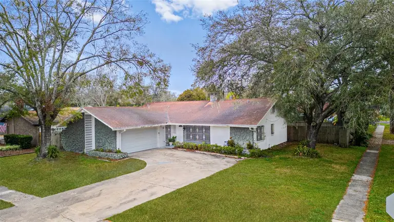 1712 BLIND POND AVE