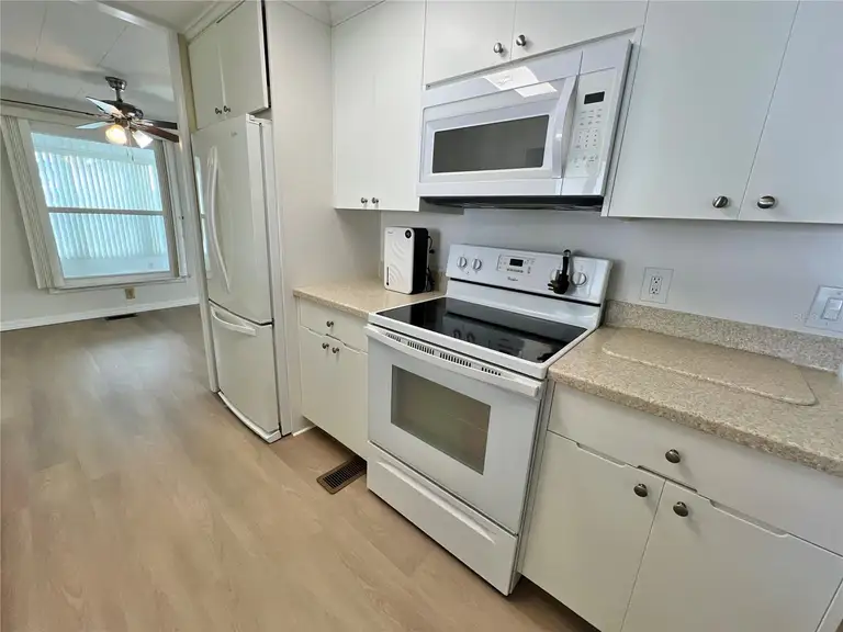 641 MOUNT LANCASTER AVE NE #637 — photo 3