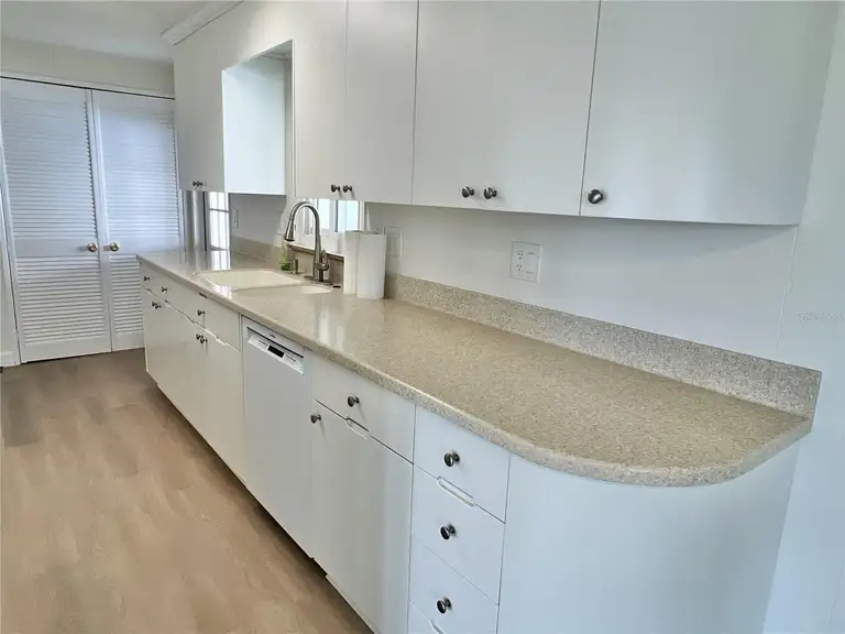 641 MOUNT LANCASTER AVE NE #637 — photo 4