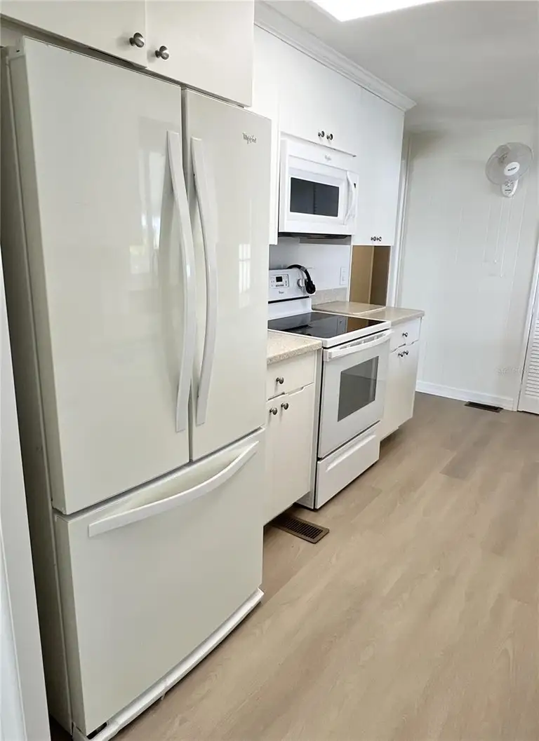 641 MOUNT LANCASTER AVE NE #637 — photo 5