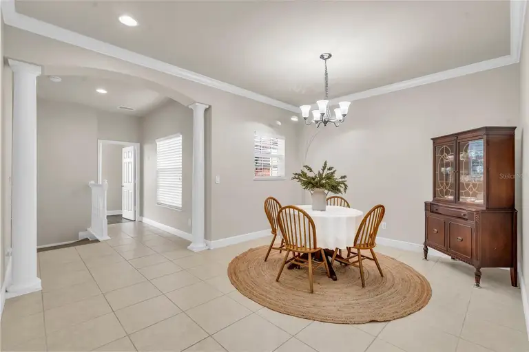 5560 BERKSHIRE DR #202 — photo 4