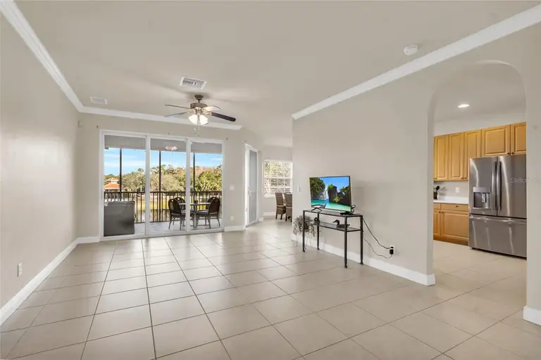 5560 BERKSHIRE DR #202 — photo 5
