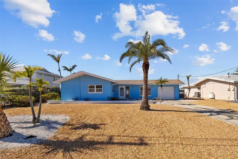 2762 W VINA DEL MAR BLVD — photo 3
