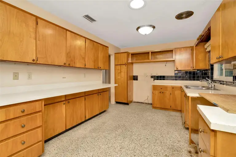 215 DRUID HILLS RD — photo 3