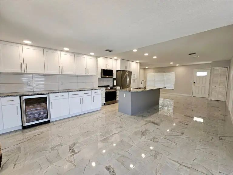 219 DRIFTWOOD DR N — photo 4