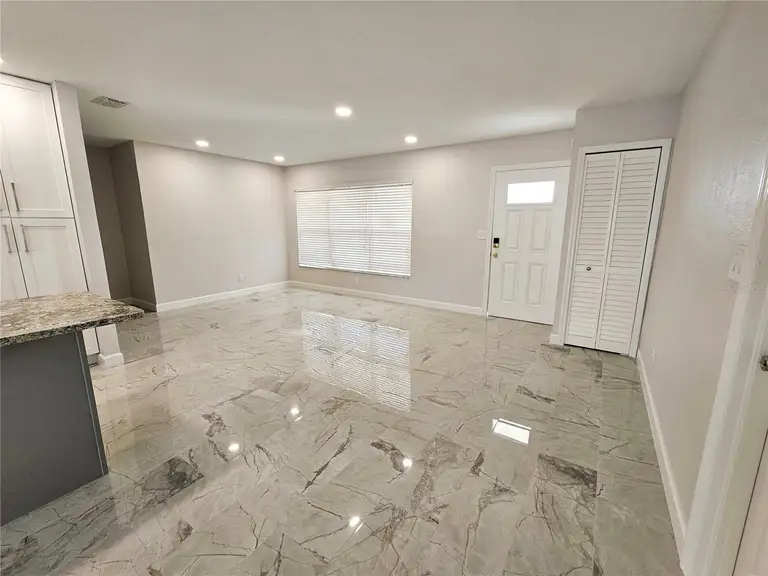 219 DRIFTWOOD DR N — photo 3
