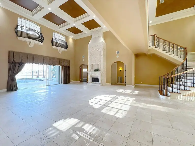 125 STONE HILL DR — photo 4