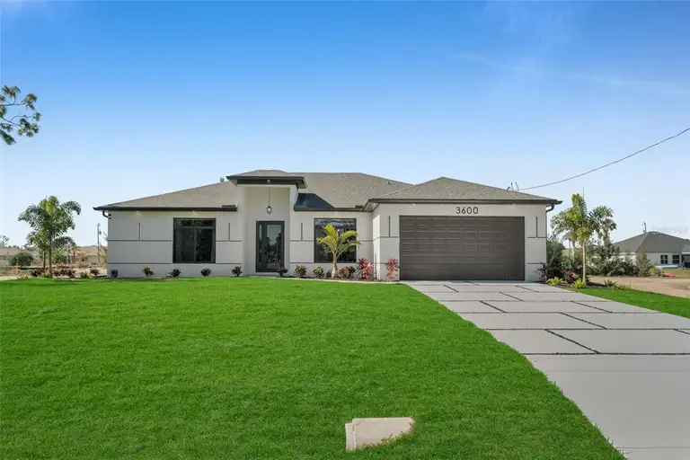 3600 NE 9TH PL