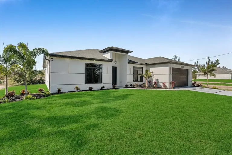 3600 NE 9TH PL — photo 3