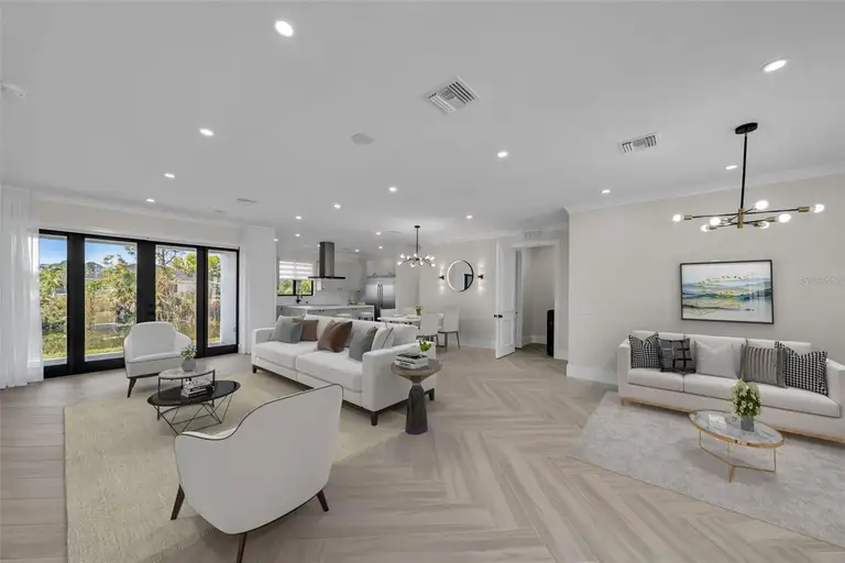 3600 NE 9TH PL — photo 5