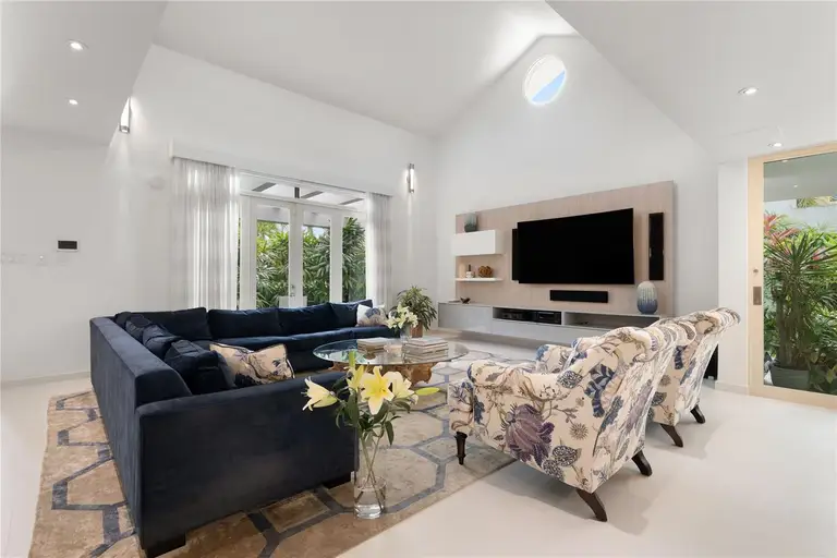 129 DORADO BEACH EAST — photo 2