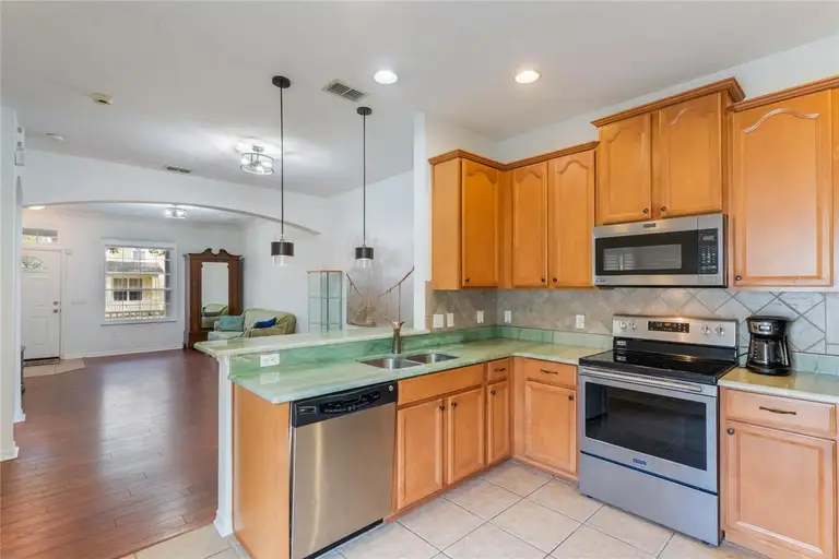 13730 LENSDALE LN — photo 2