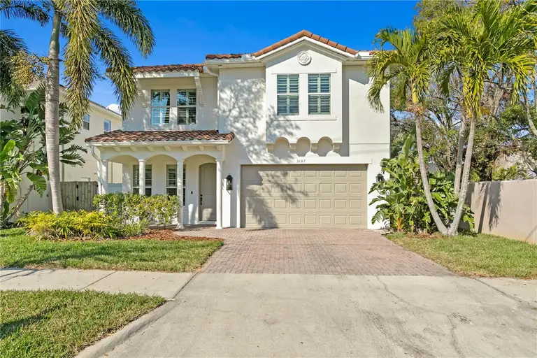 3107 W PALMIRA AVE