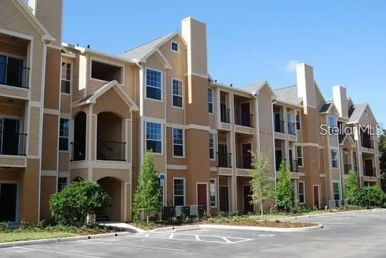 1990 ERVING CIR #207