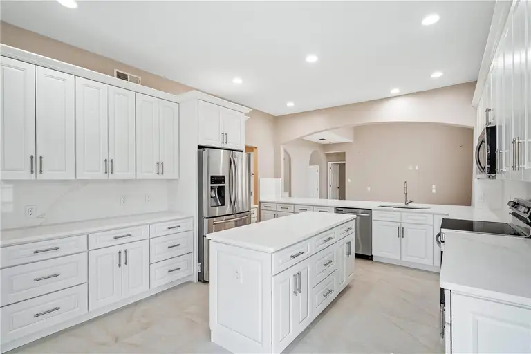 231 CHESTNUT RIDGE ST — photo 2