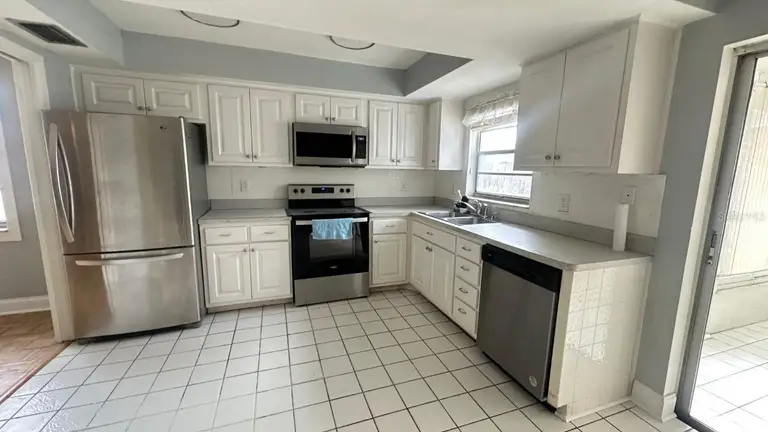 2380 TIMBERCREST CIR W — photo 4
