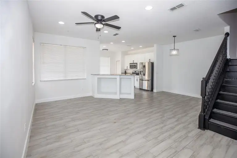 871 ASSEMBLY CT — photo 4