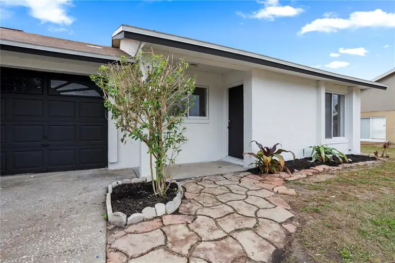 12 WINTER RIDGE CIR — photo 4