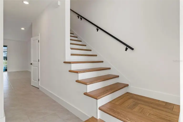 8955 MILESTONE DR — photo 3