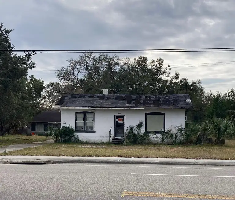 1349 E MAIN ST — photo 4