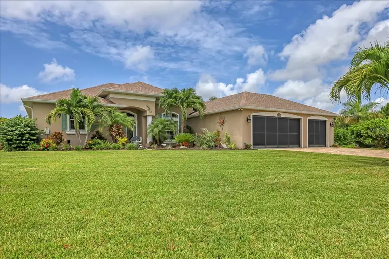 8389 HEBRON RD — photo 2