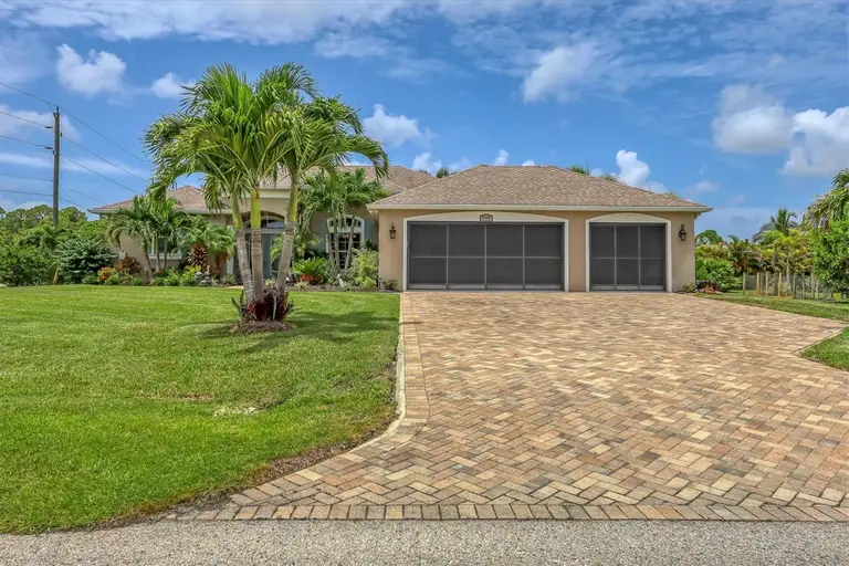 8389 HEBRON RD — photo 3