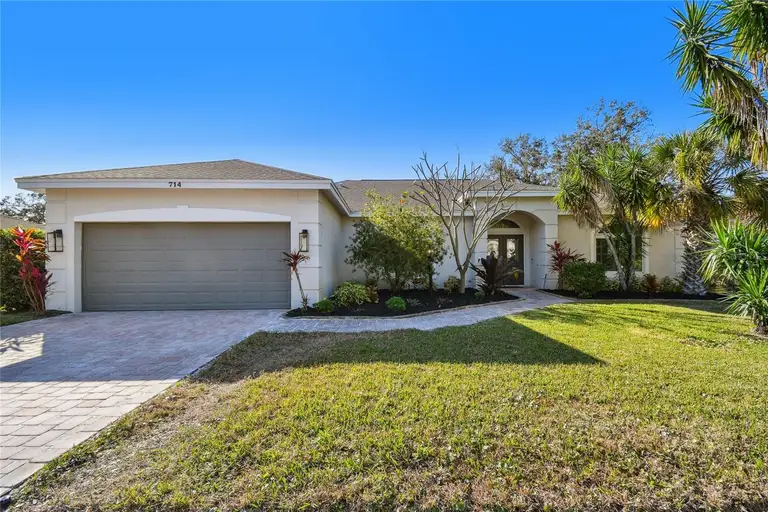 714 HIDDEN LAKE DR