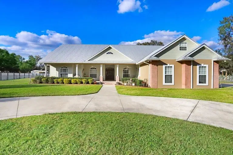 1702 W KNIGHTS GRIFFIN RD