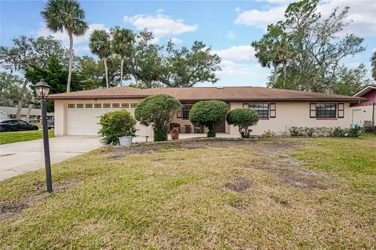 812 WHIPORWILL DR — photo 2
