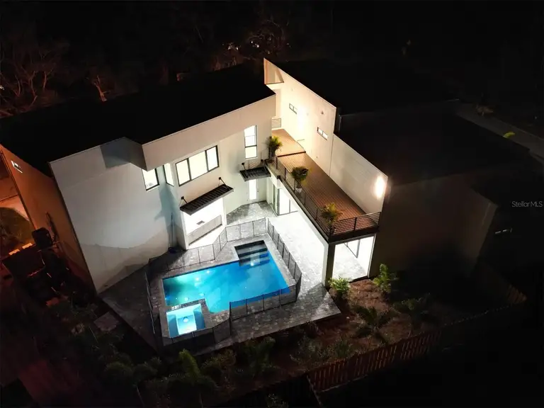 2110 MICHELE DR — photo 4