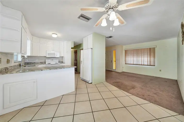 2183 SW LOIS AVE — photo 2