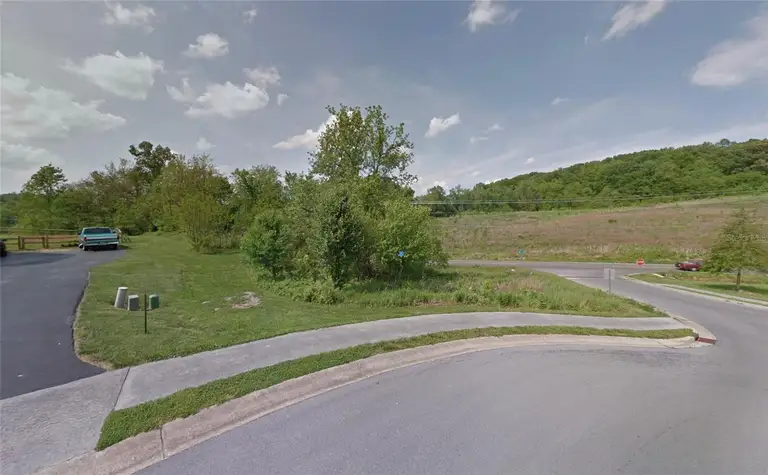 1000 KENNESAW DR — photo 2