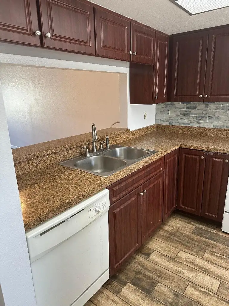 3411 TEESIDE DR #3411 — photo 4