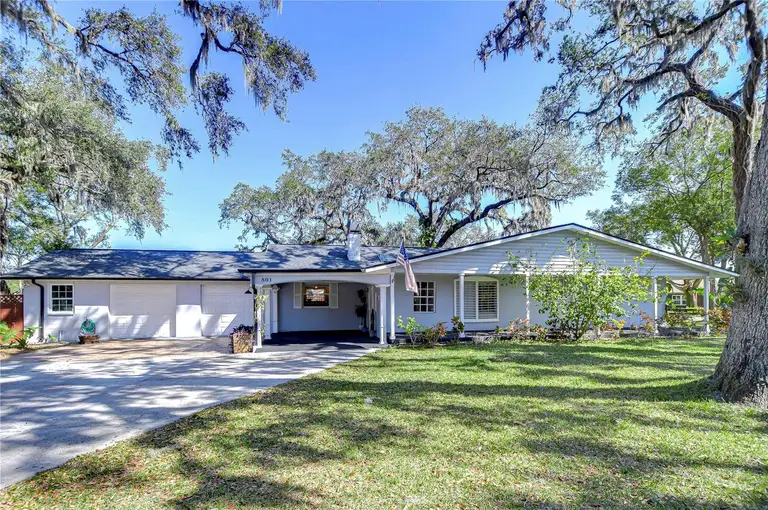 801 TIMBER POND DR
