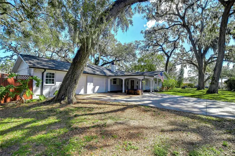 801 TIMBER POND DR — photo 3