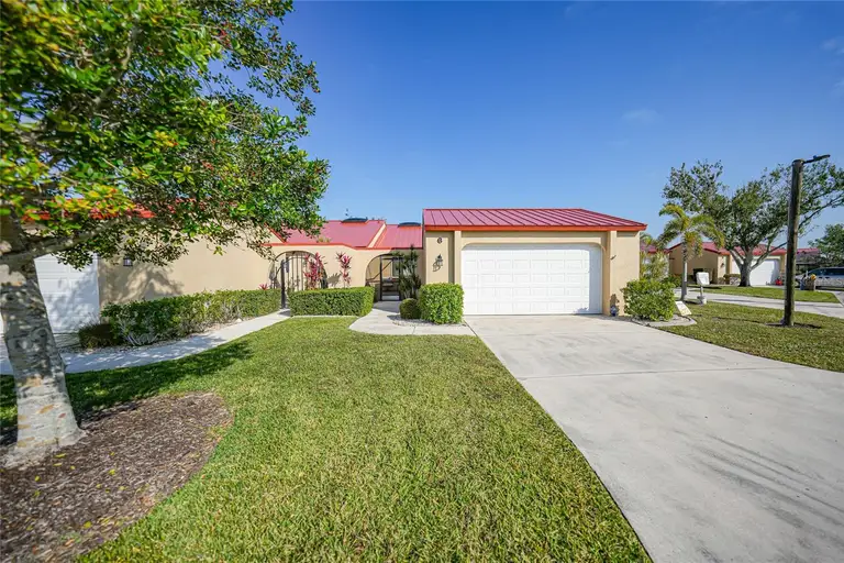 1890 DEBORAH DR #6 — photo 3