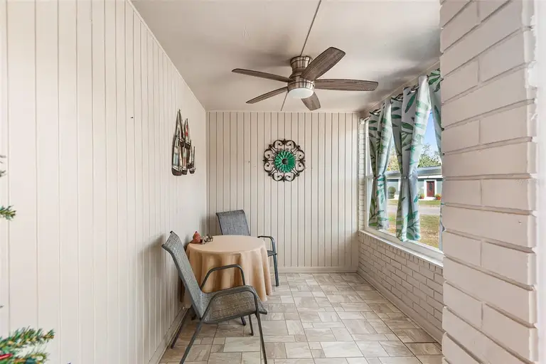 735 FORMOSA AVE — photo 4