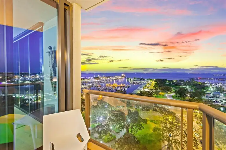1 BEACH DR SE #1206 — photo 4