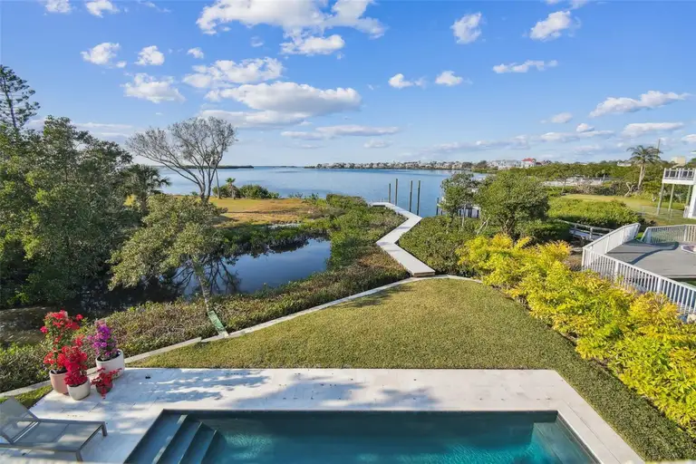 1640 SEA BREEZE DR — photo 3