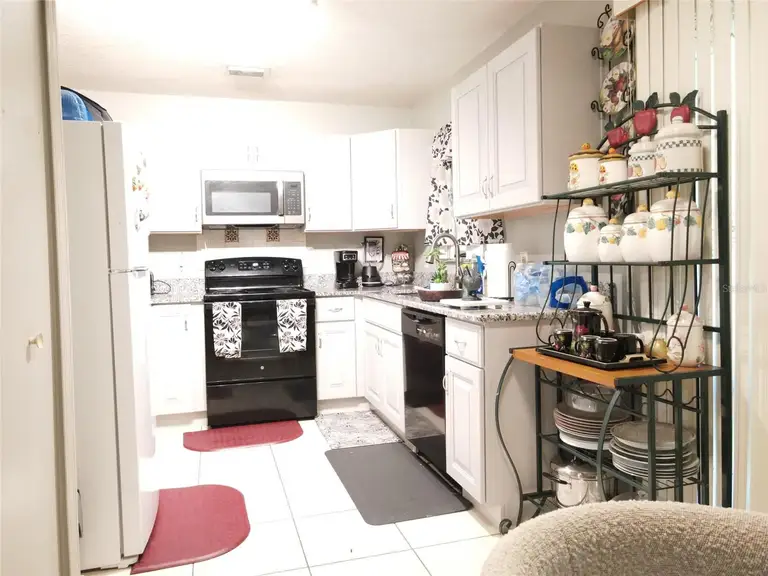 915 ELMONT ST NW — photo 5