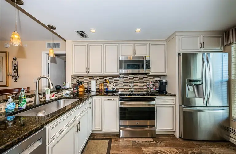 6211 SUN BLVD #115 — photo 4